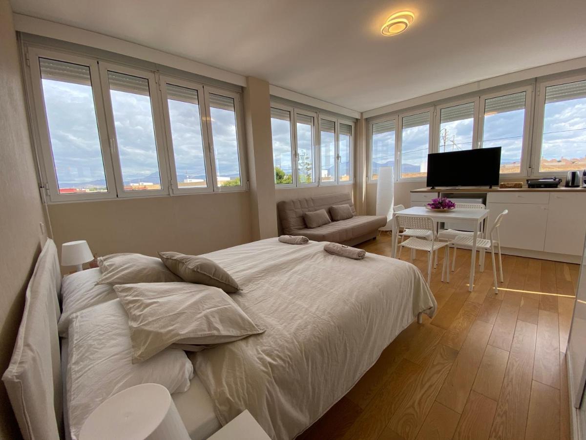 エル・カンページョAttic With Great Terrace Close To The Seaアパートメント エクステリア 写真
